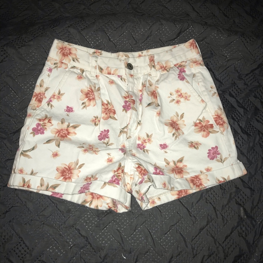 Floral AEO mom shorts